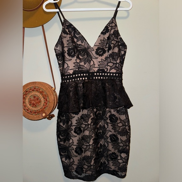 Dynamite peplum dress BNWT medium - Picture 1 of 3